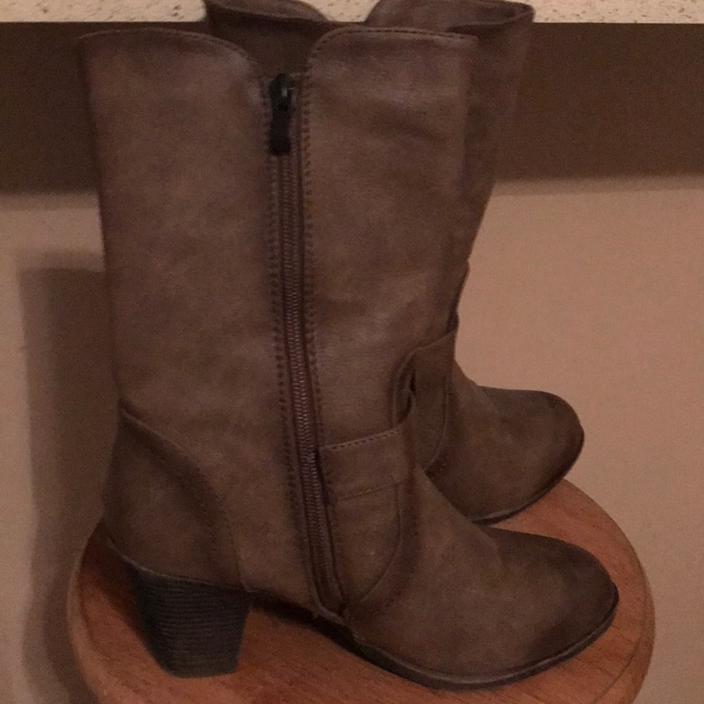 Booties - Picture 3 of 4